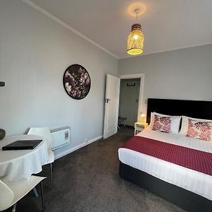 Budget King Room